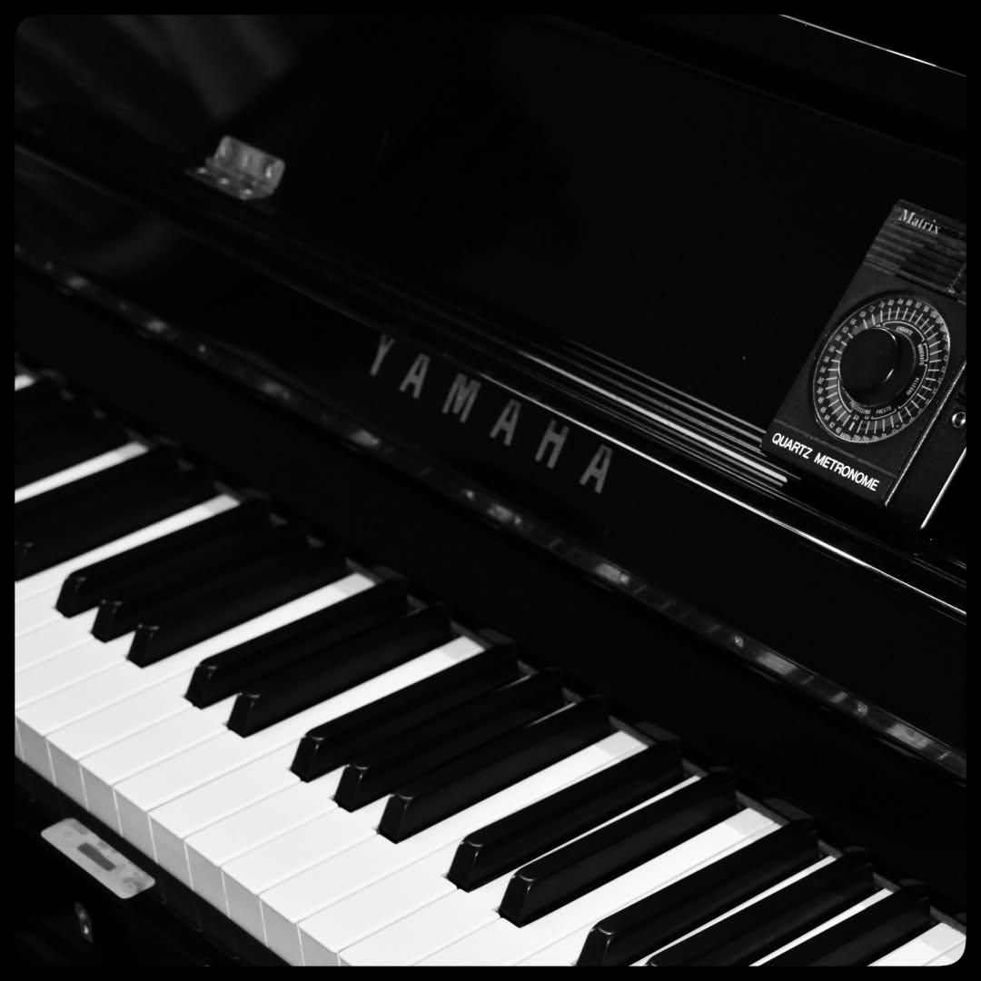 Les pianos et claviers du studio à Paulhan